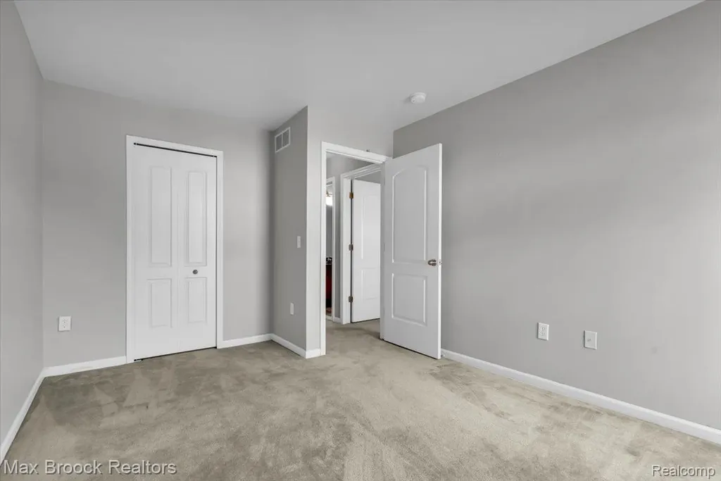 54265 Birchwood Drive Lyon Charter Township MI 48178