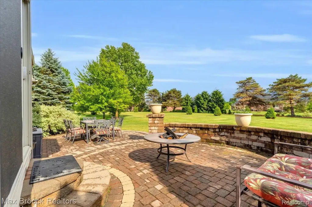 54265 Birchwood Drive Lyon Charter Township MI 48178