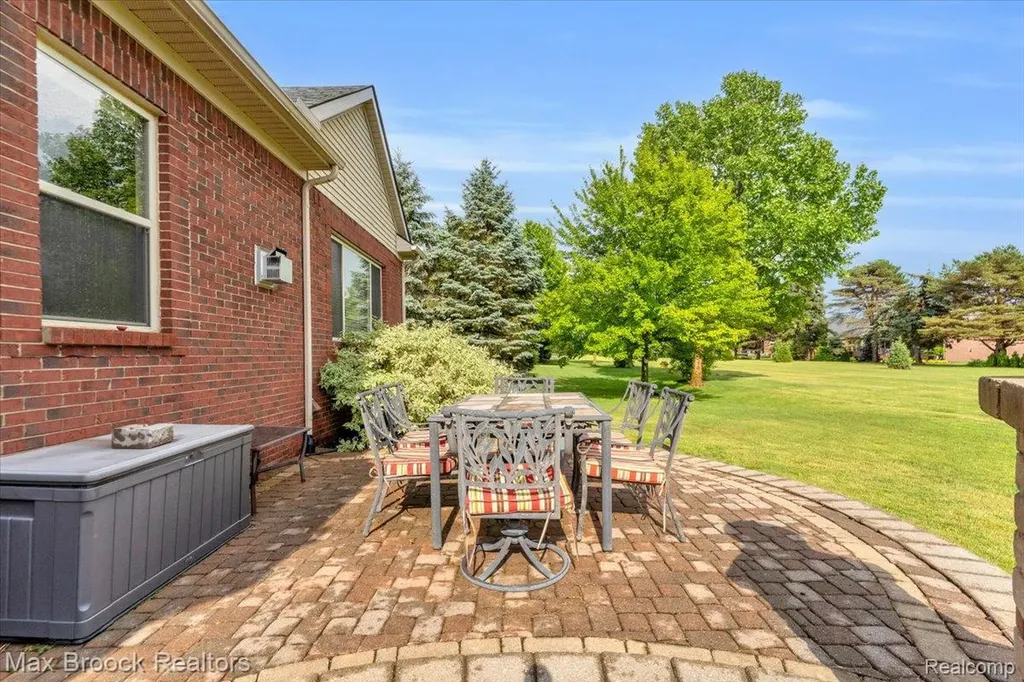 54265 Birchwood Drive Lyon Charter Township MI 48178