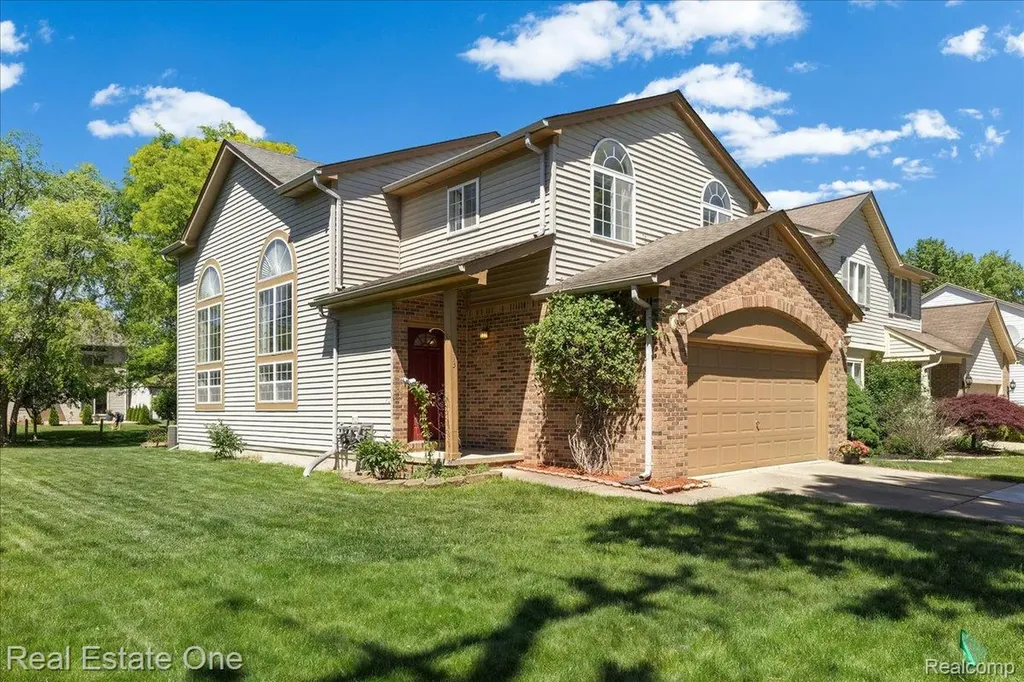 113 Algansee Drive Troy City MI 48083