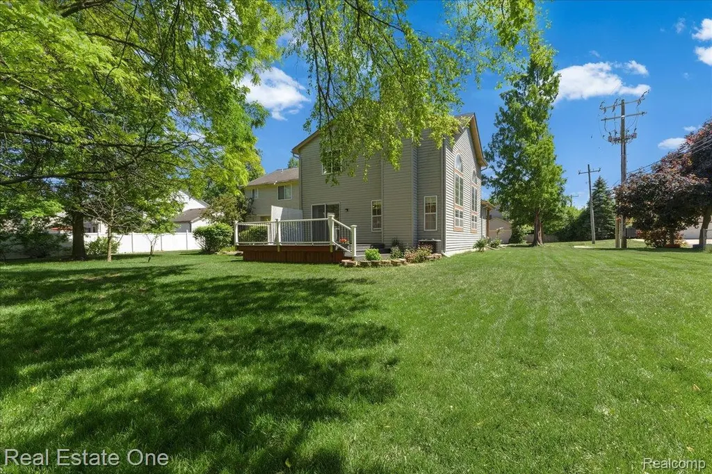 113 Algansee Drive Troy City MI 48083