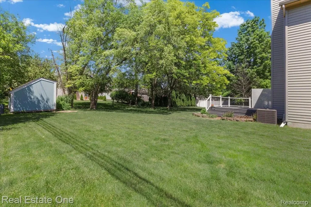 113 Algansee Drive Troy City MI 48083
