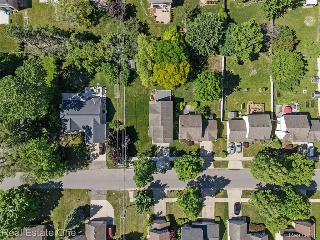 113 Algansee Drive Troy City MI 48083