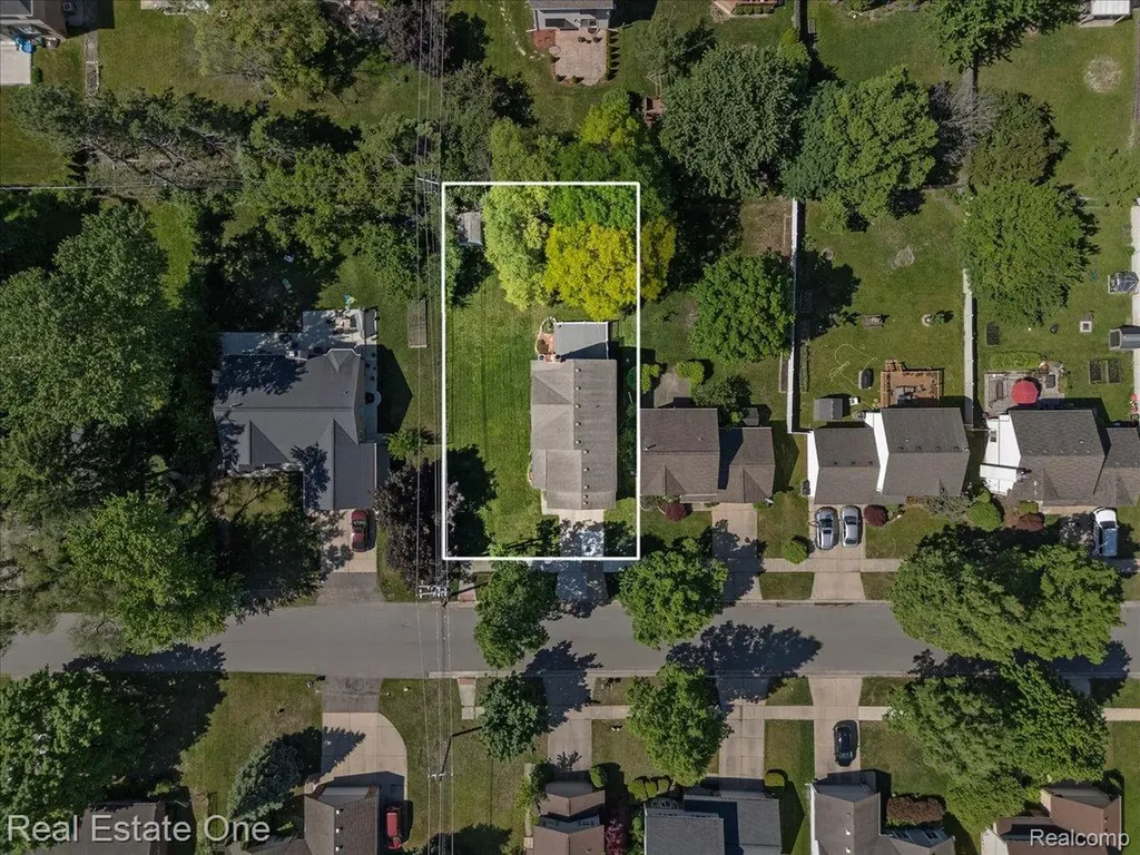 113 Algansee Drive Troy City MI 48083