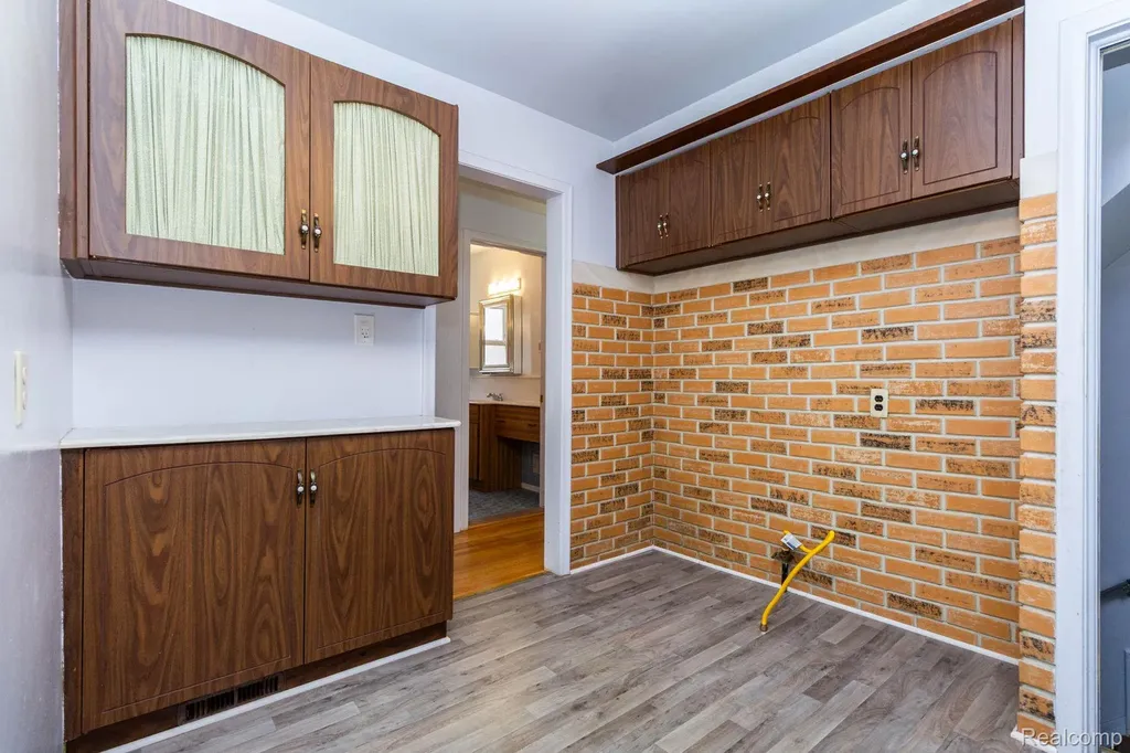 9854 Colwell Avenue Allen Park City MI 48101