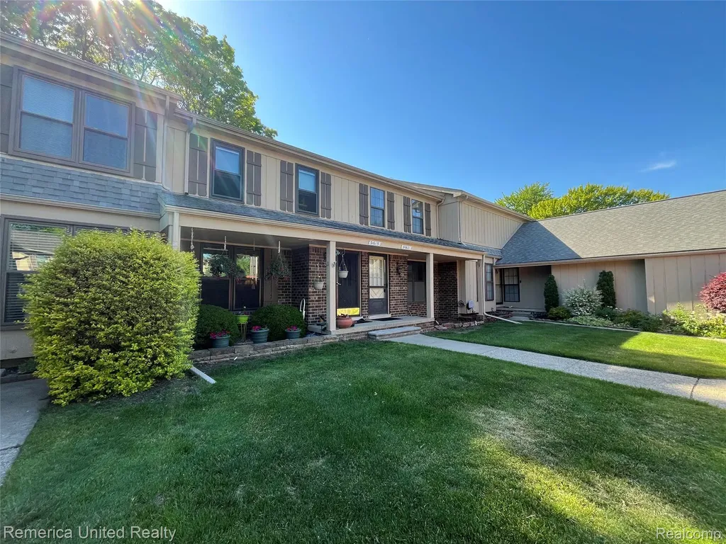 31621 Green Meadow Lane Warren City MI 48093