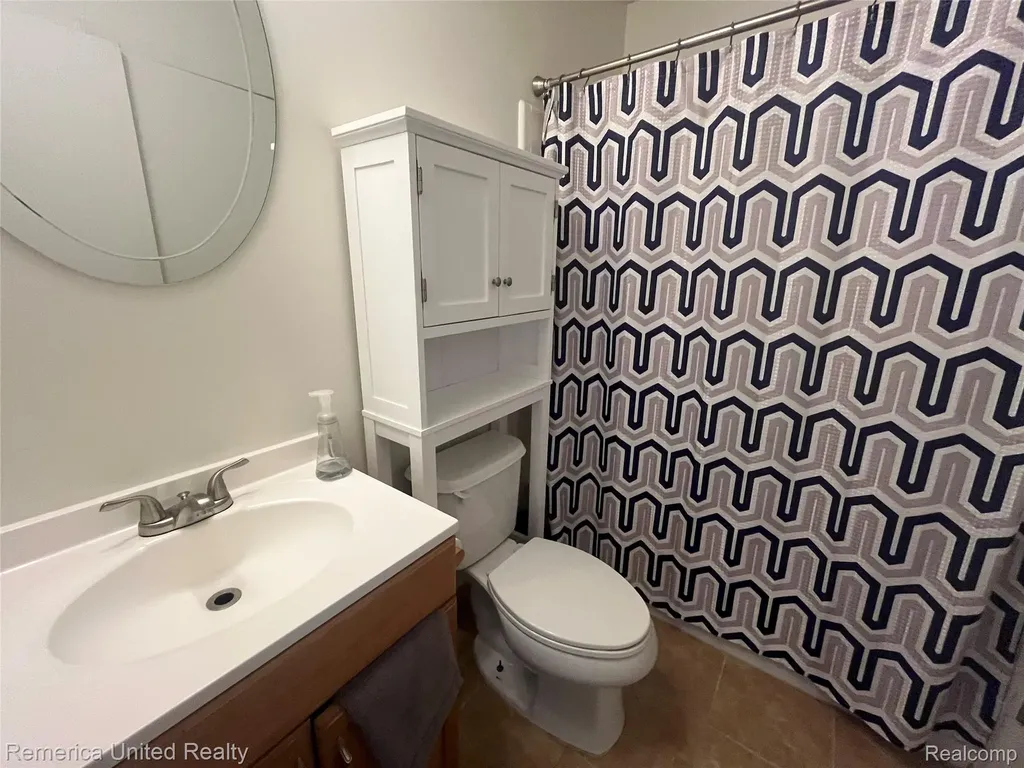 31621 Green Meadow Lane Warren City MI 48093