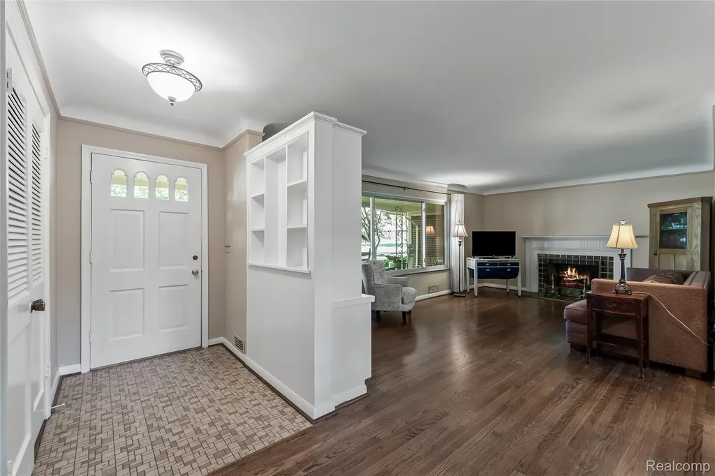 23270 Fleming Drive Farmington Hills City MI 48335