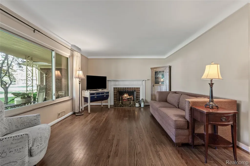 23270 Fleming Drive Farmington Hills City MI 48335
