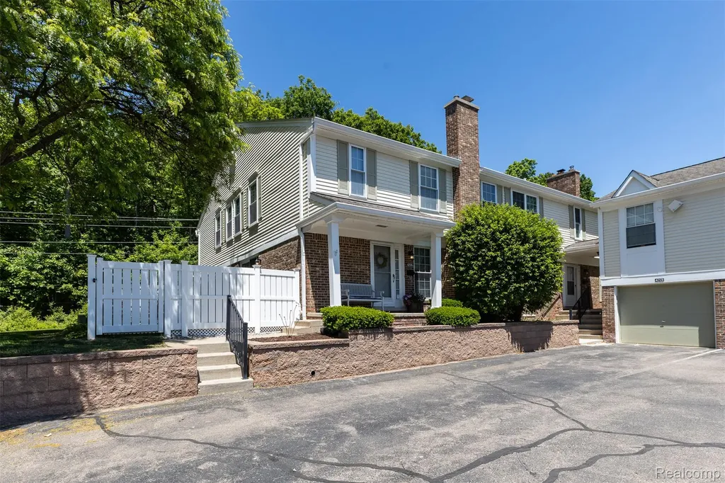 42126 Pellston Drive Novi City MI 48167