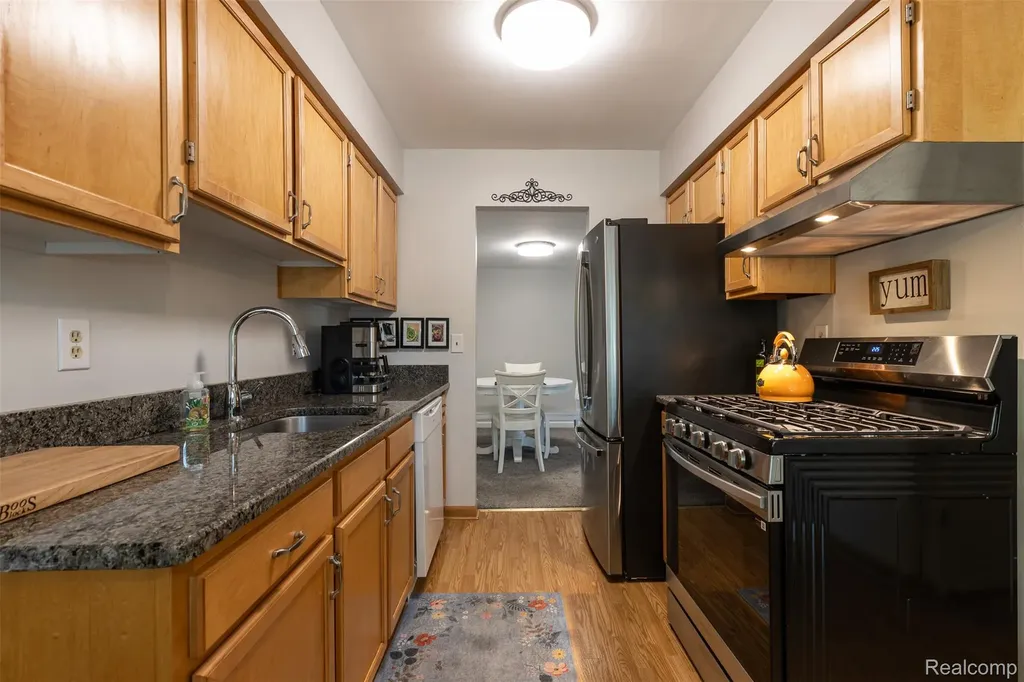 42126 Pellston Drive Novi City MI 48167