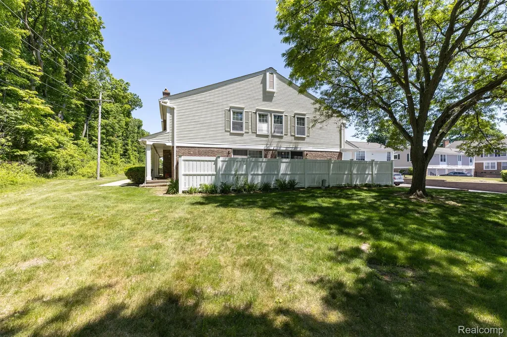 42126 Pellston Drive Novi City MI 48167