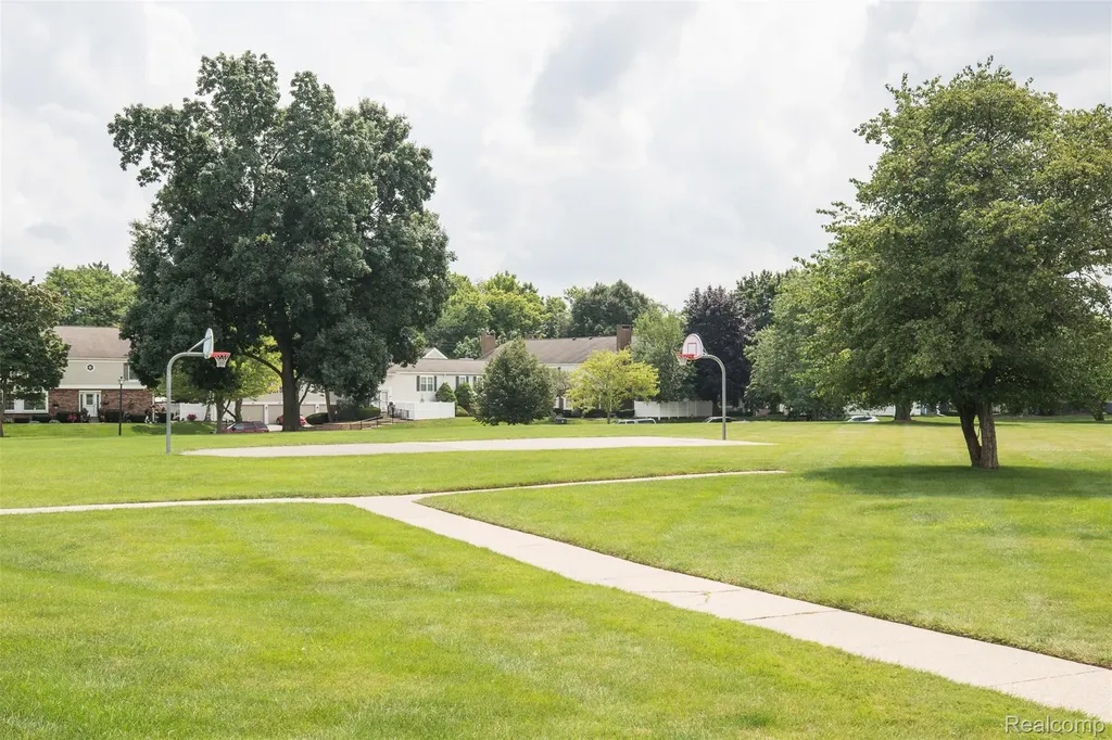 42126 Pellston Drive Novi City MI 48167