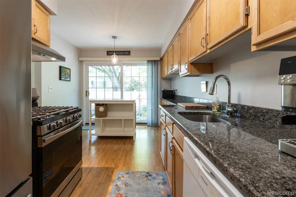 42126 Pellston Drive Novi City MI 48167