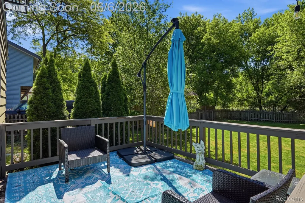425 W Caroline Street Fenton City MI 48430
