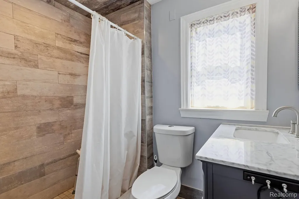 7219 Main Kimball Township MI 48074