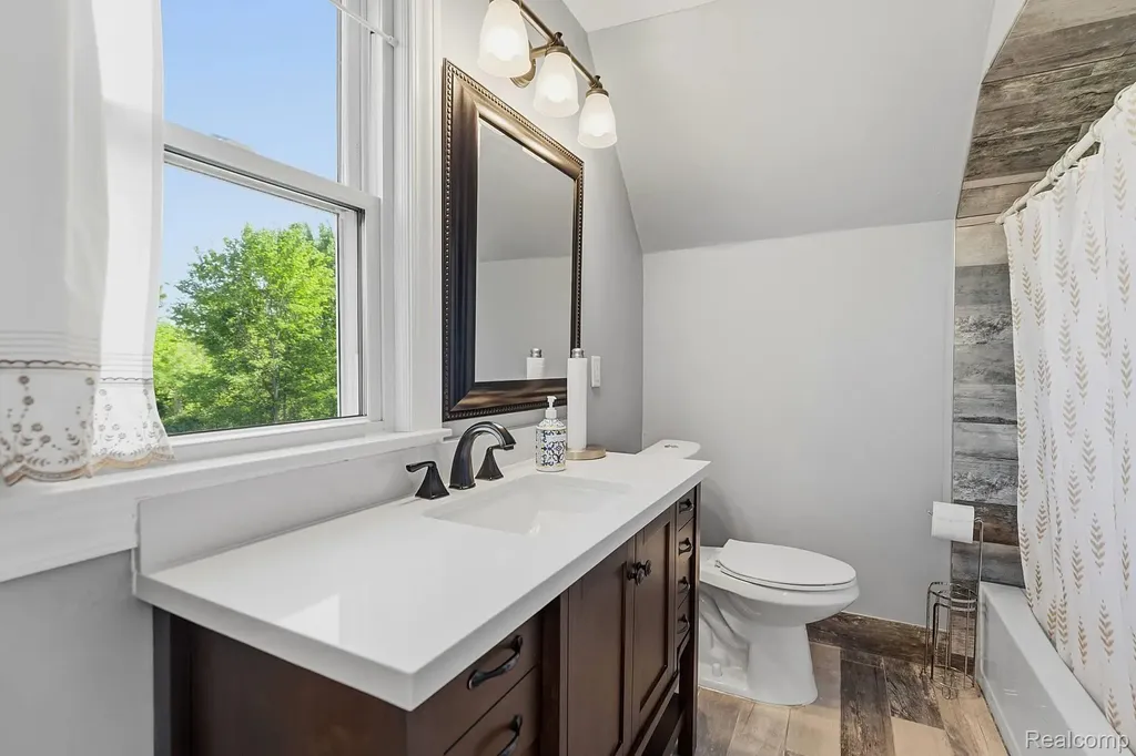 7219 Main Kimball Township MI 48074