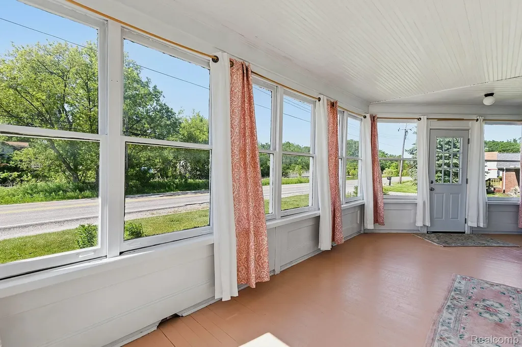 7219 Main Kimball Township MI 48074