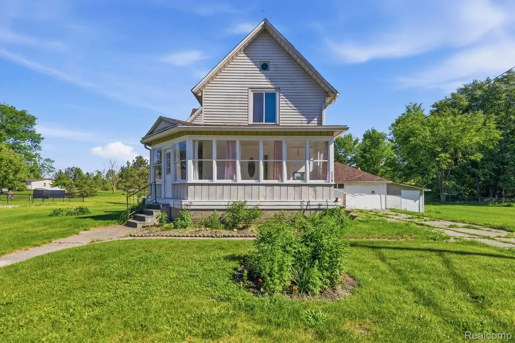 7219 Main Kimball Township MI 48074