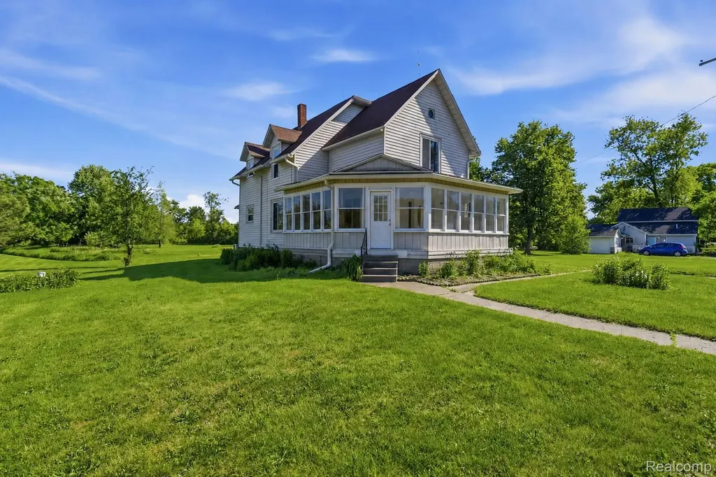 7219 Main Kimball Township MI 48074