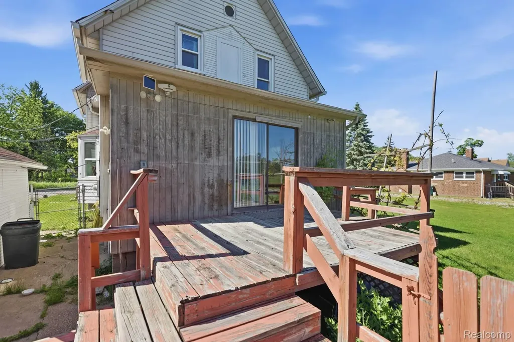 7219 Main Kimball Township MI 48074