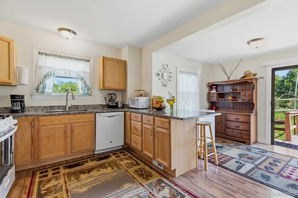 7219 Main Kimball Township MI 48074