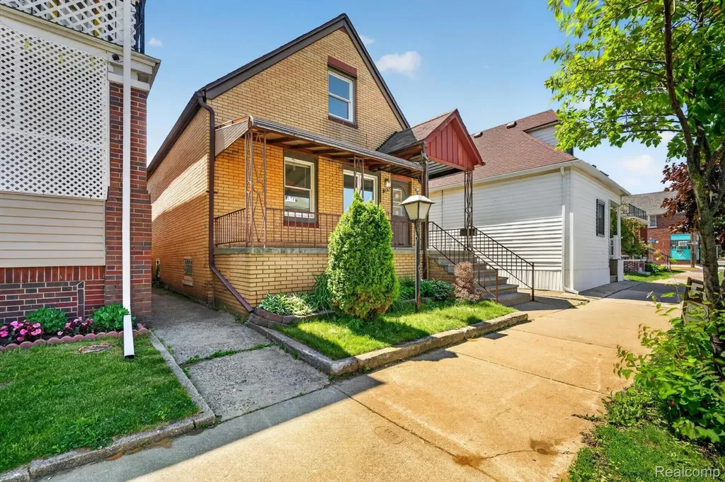 2978 Evaline Street Hamtramck City MI 48212