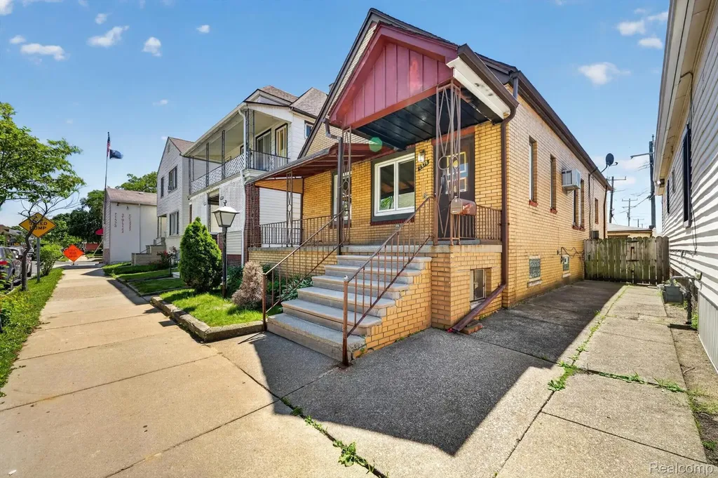 2978 Evaline Street Hamtramck City MI 48212