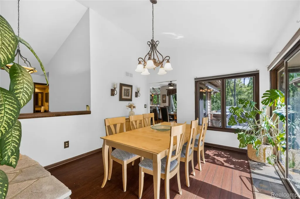 2555 Marion Acres Street Commerce Charter Township MI 48382