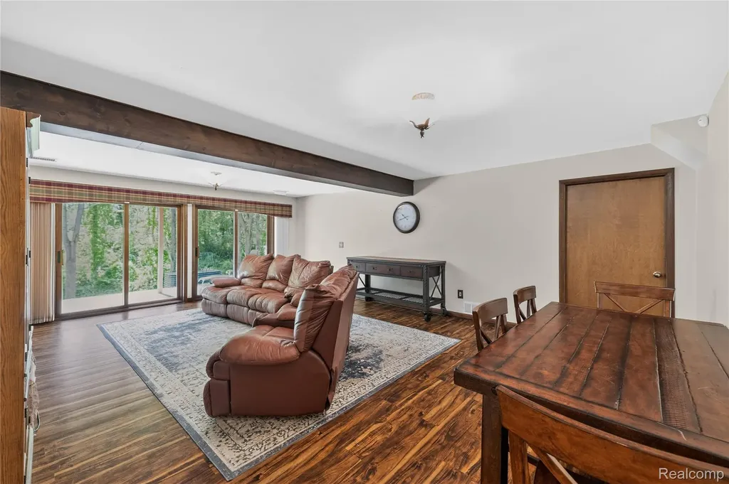 2555 Marion Acres Street Commerce Charter Township MI 48382
