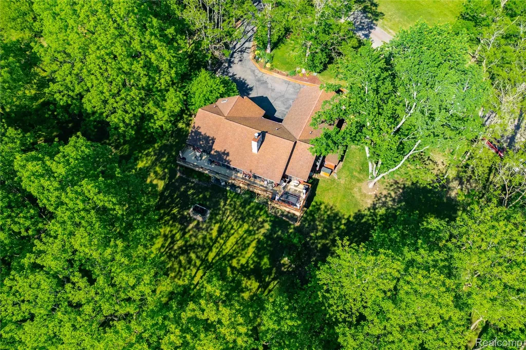 2555 Marion Acres Street Commerce Charter Township MI 48382