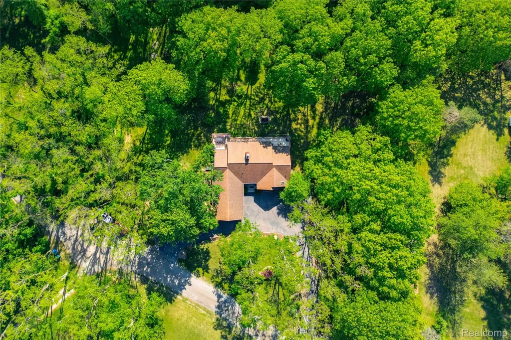 2555 Marion Acres Street Commerce Charter Township MI 48382