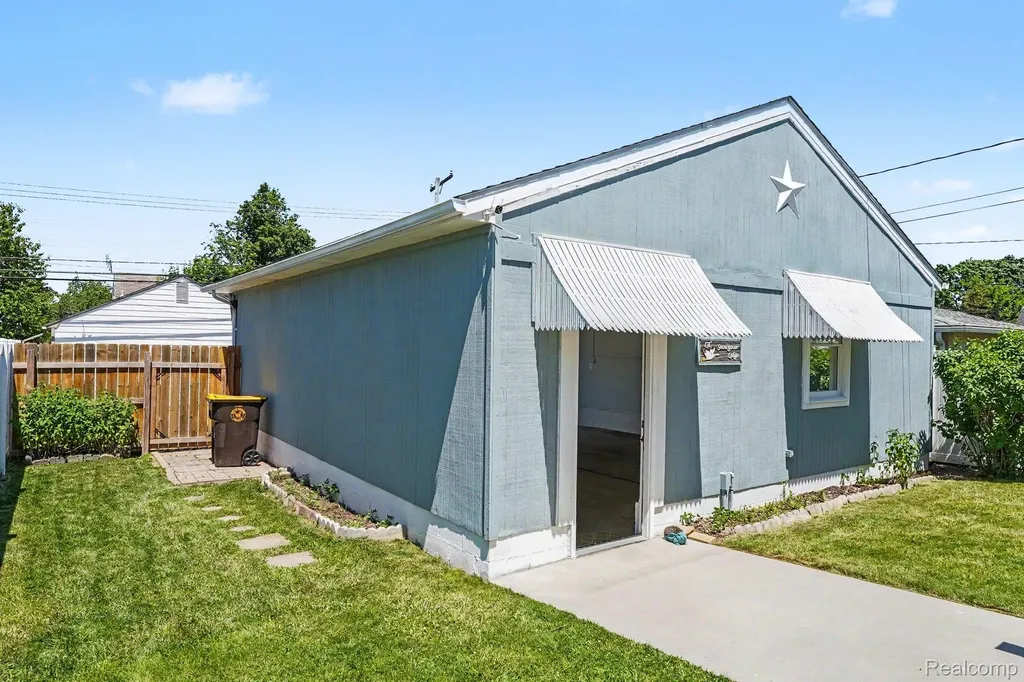 3270 Charles Street Trenton City MI 48183