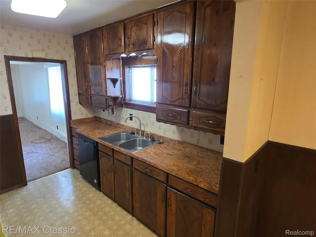 952 Lakeview Street Waterford Charter Township MI 48328