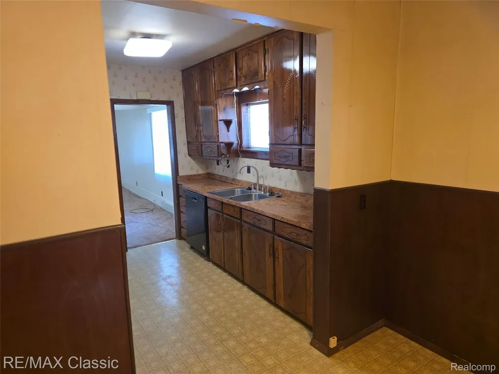 952 Lakeview Street Waterford Charter Township MI 48328