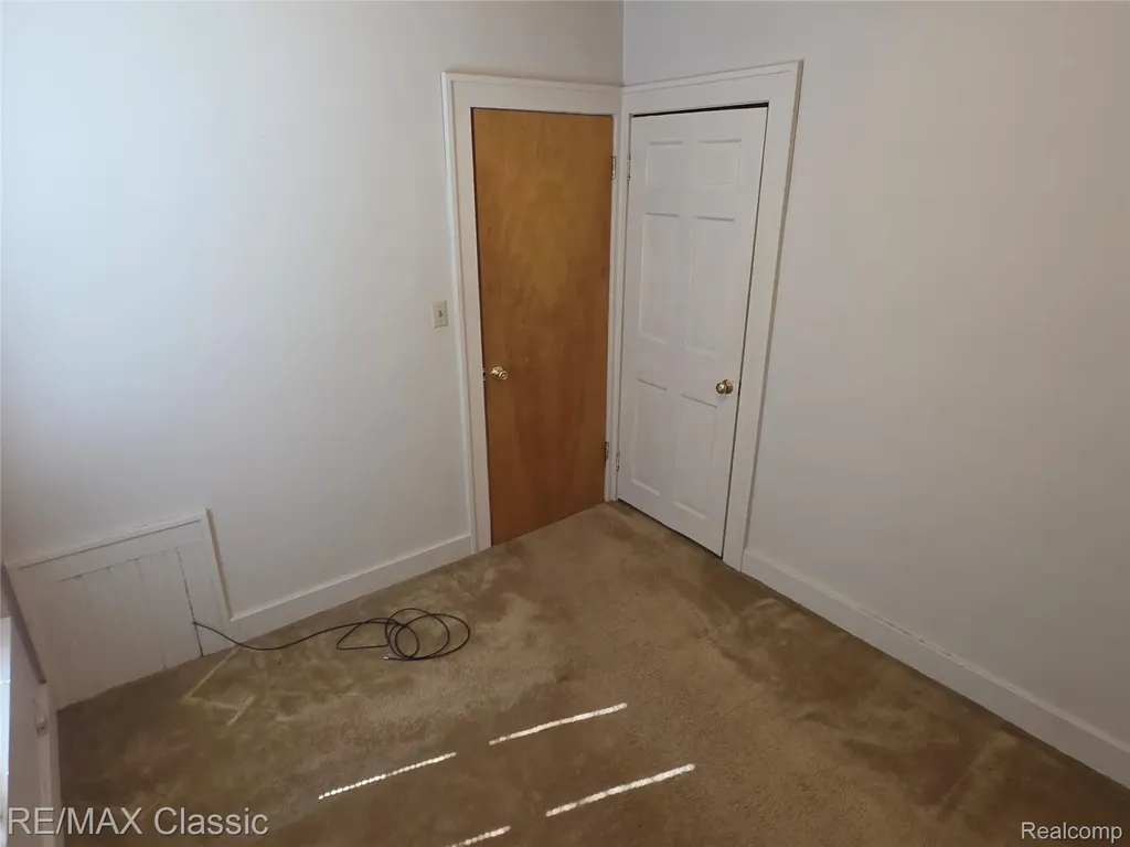 952 Lakeview Street Waterford Charter Township MI 48328