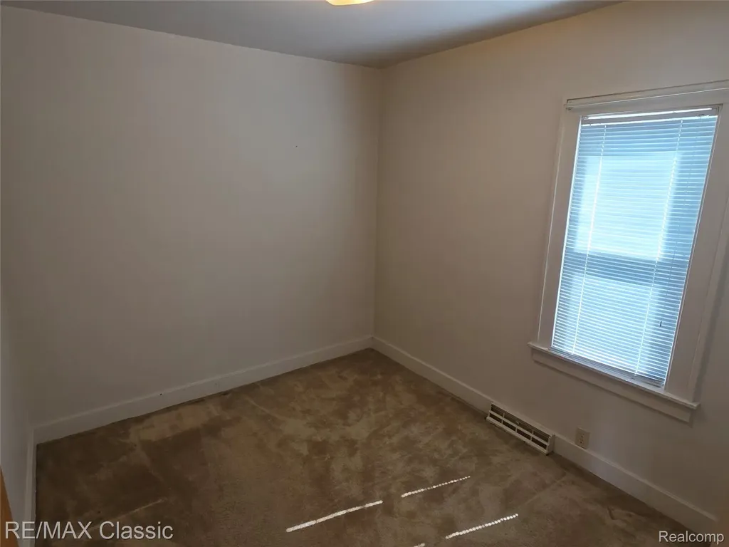 952 Lakeview Street Waterford Charter Township MI 48328