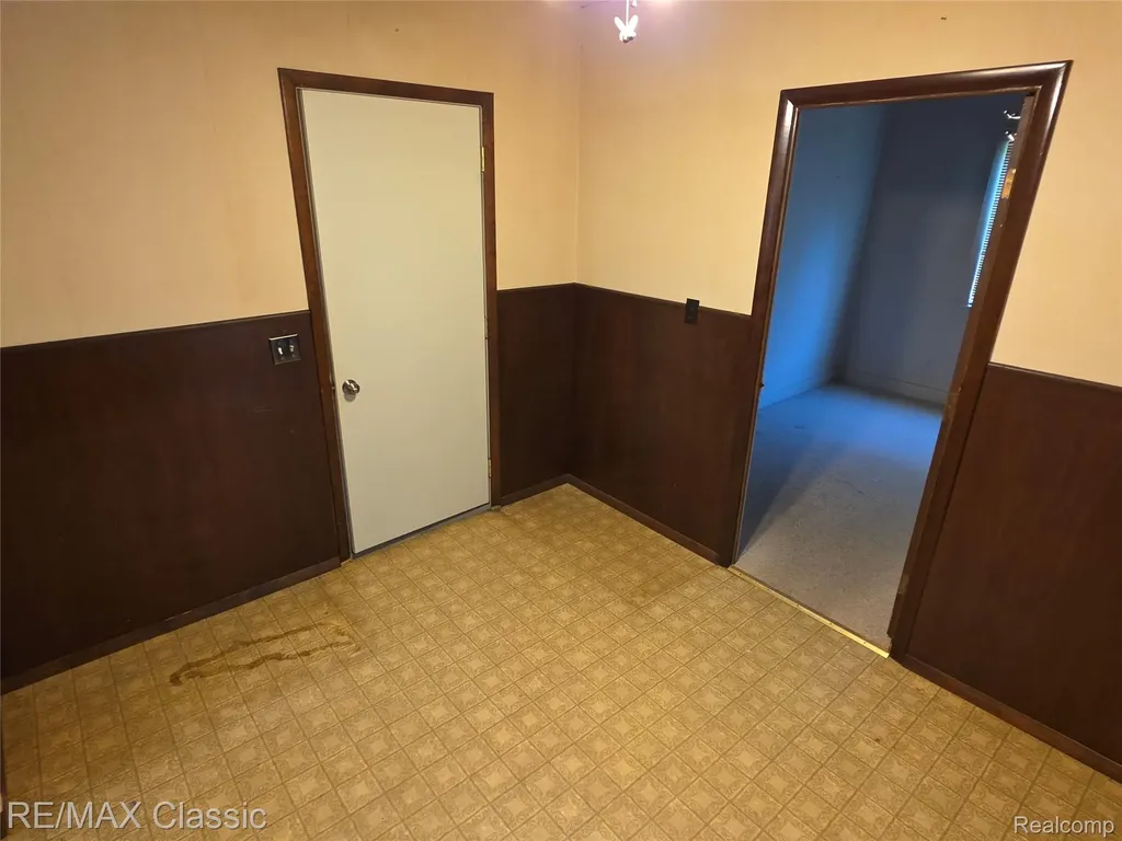 952 Lakeview Street Waterford Charter Township MI 48328