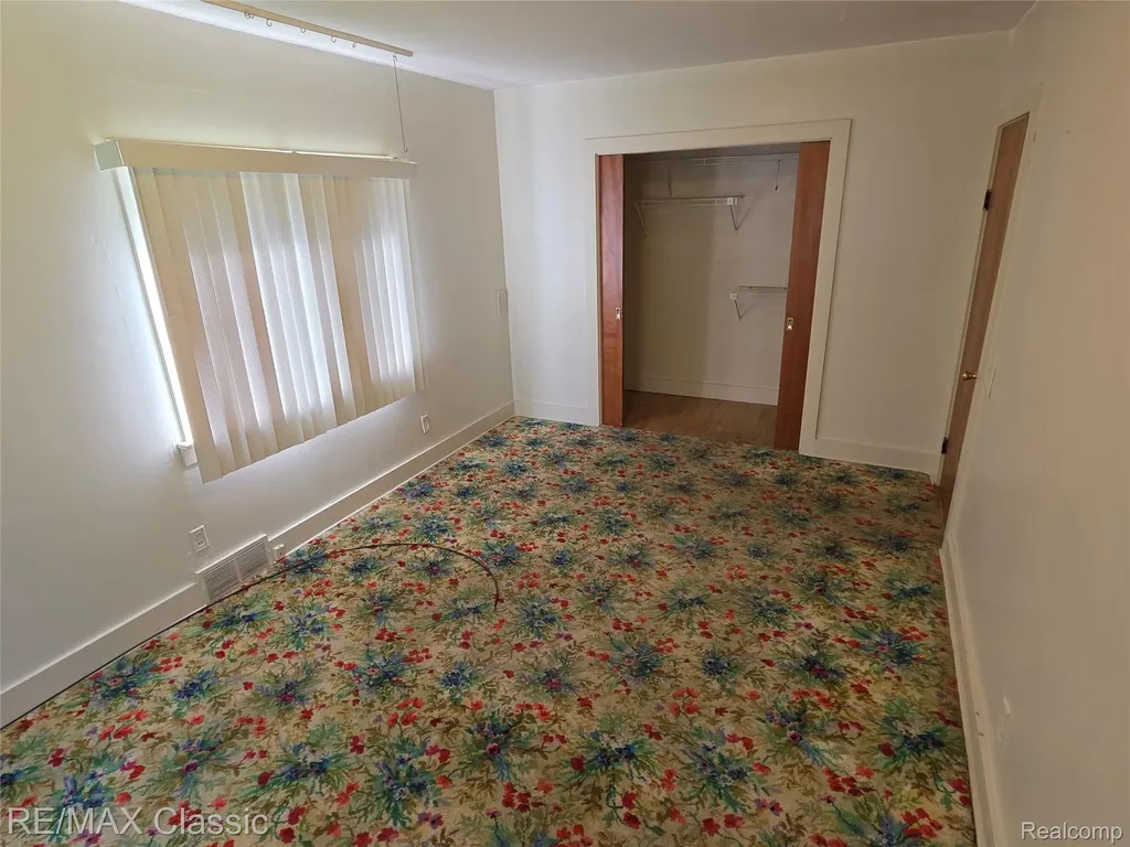 952 Lakeview Street Waterford Charter Township MI 48328