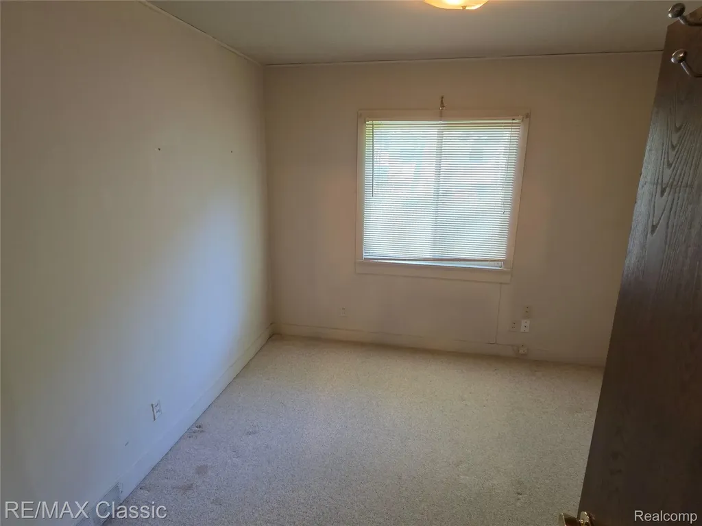 952 Lakeview Street Waterford Charter Township MI 48328