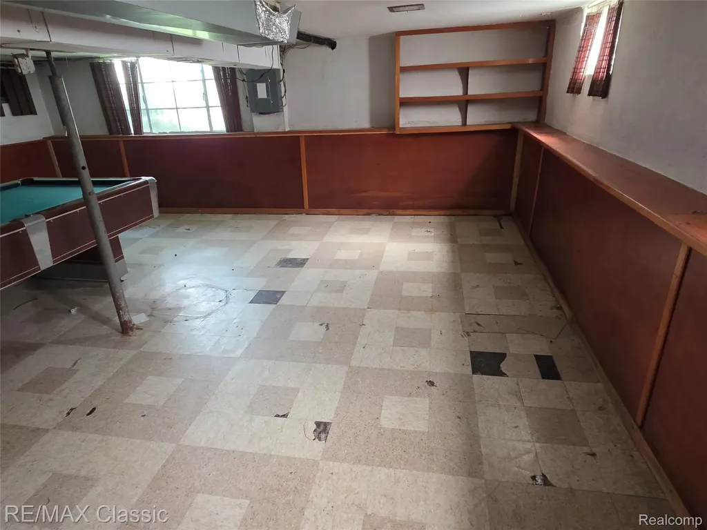 952 Lakeview Street Waterford Charter Township MI 48328