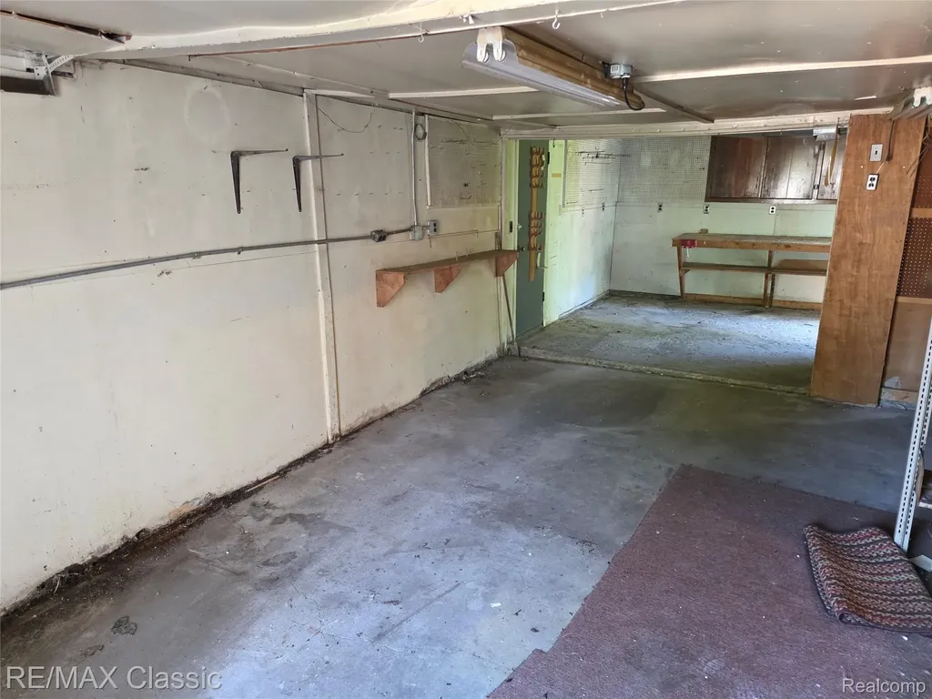 952 Lakeview Street Waterford Charter Township MI 48328