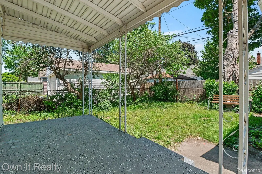 23432 Couzens Avenue Hazel Park City MI 48030
