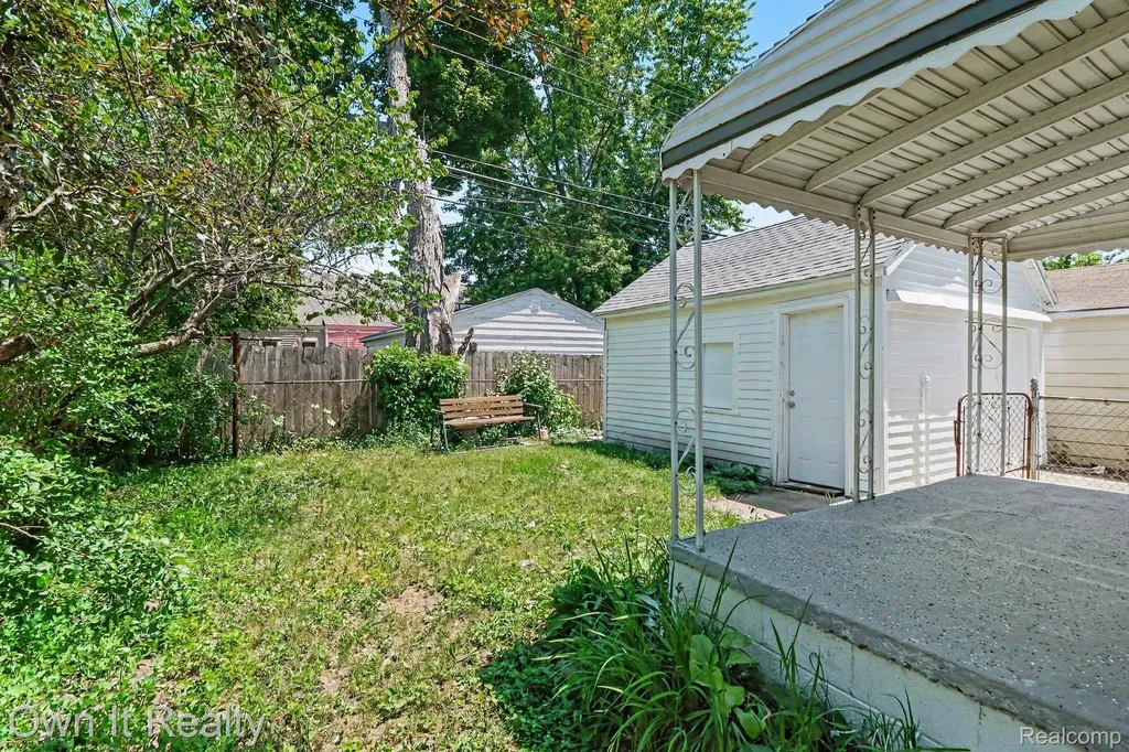 23432 Couzens Avenue Hazel Park City MI 48030