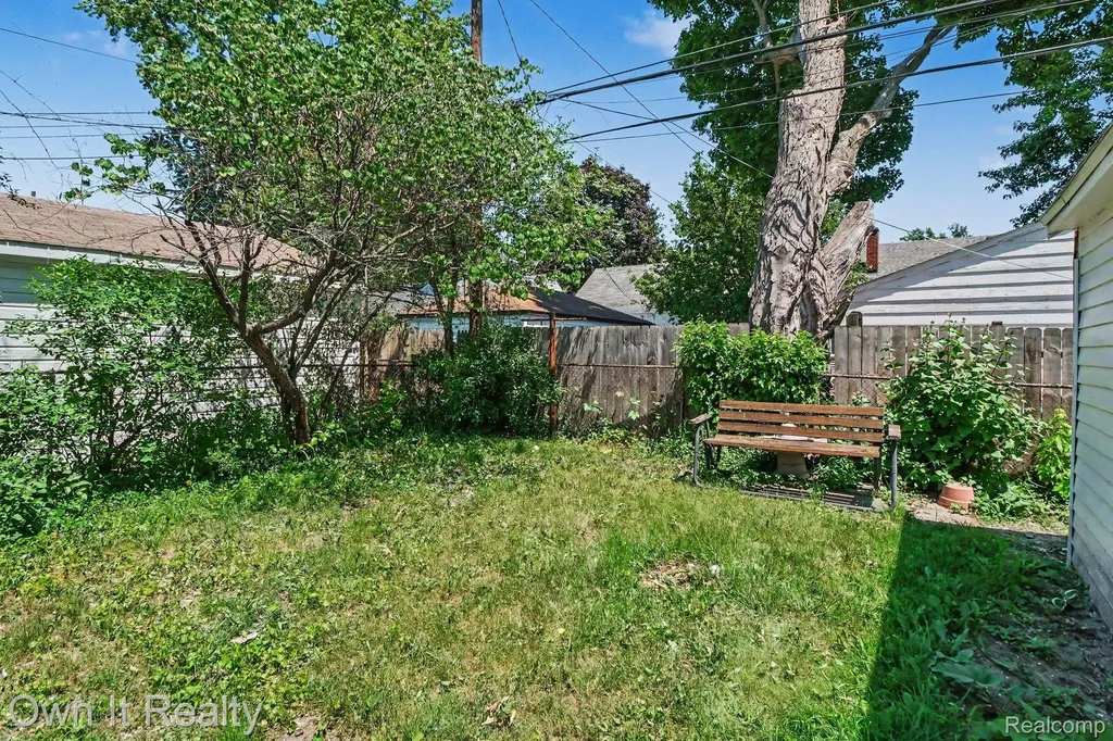 23432 Couzens Avenue Hazel Park City MI 48030