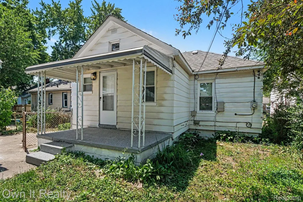 23432 Couzens Avenue Hazel Park City MI 48030