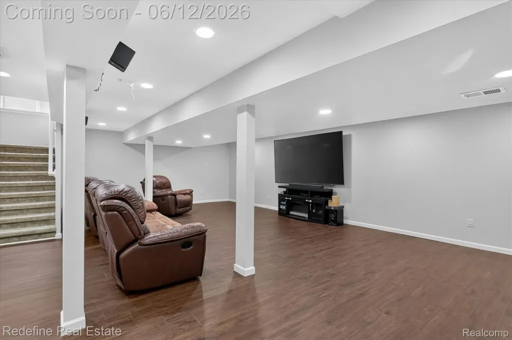 2976 Andlaur Drive Rochester Hills City MI 48307