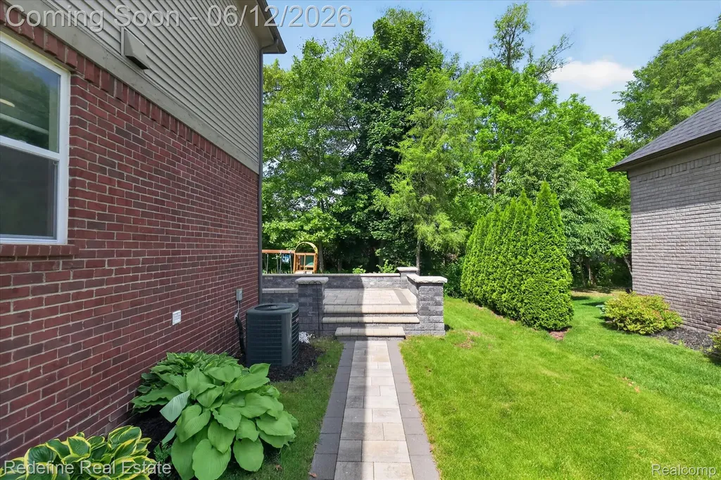 2976 Andlaur Drive Rochester Hills City MI 48307