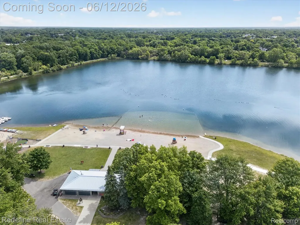 2976 Andlaur Drive Rochester Hills City MI 48307