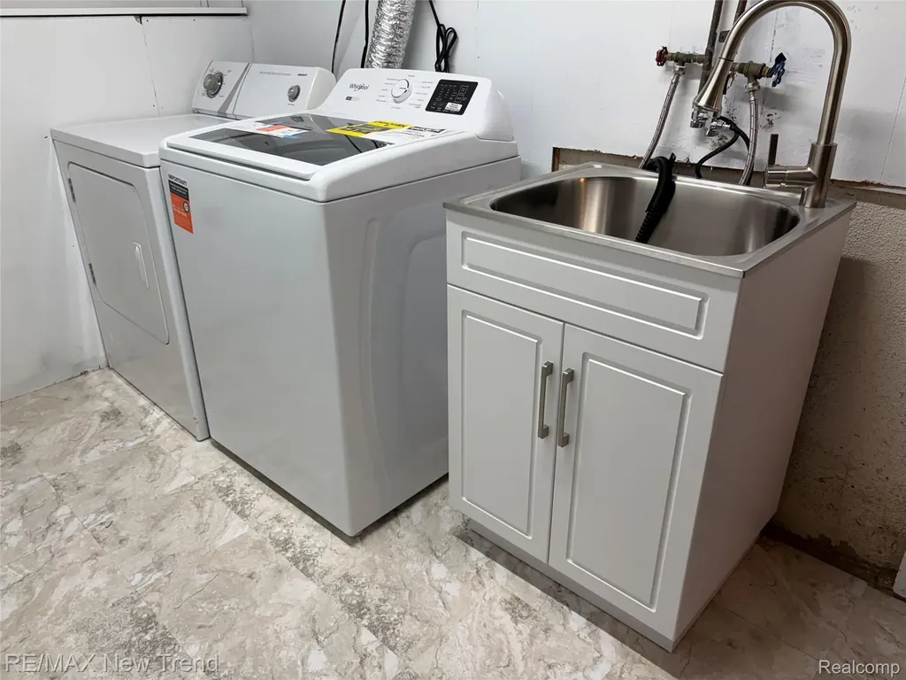6200 Andrea Lane West Bloomfield Charter Township MI 48322